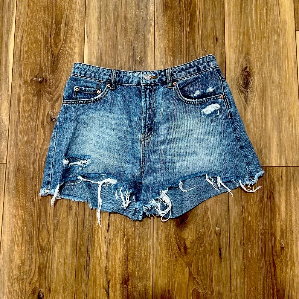 NWOT Wild Fable High Waist Denim Cut Off Shorts Size 6 Light Blue